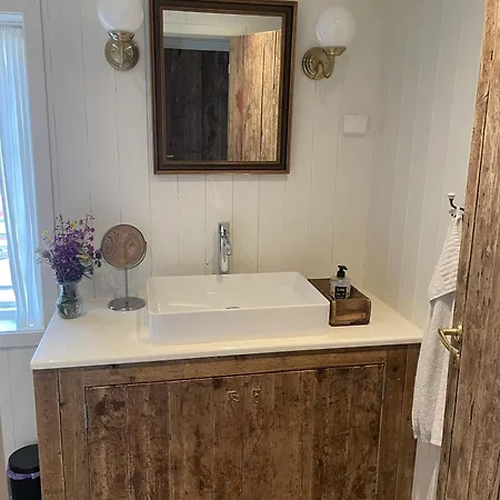 Elisabeth-bua Moskenes